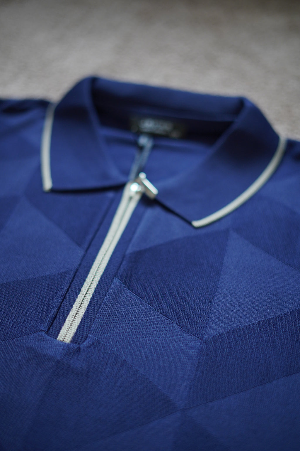 Polo Signature Géométrique à Col Zippé n4